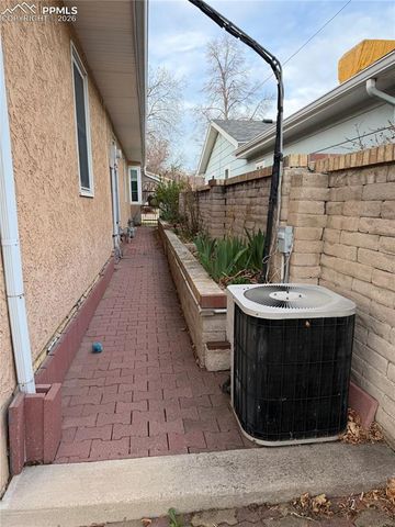 1713 W Boulder Street, Colorado Springs, CO 80904