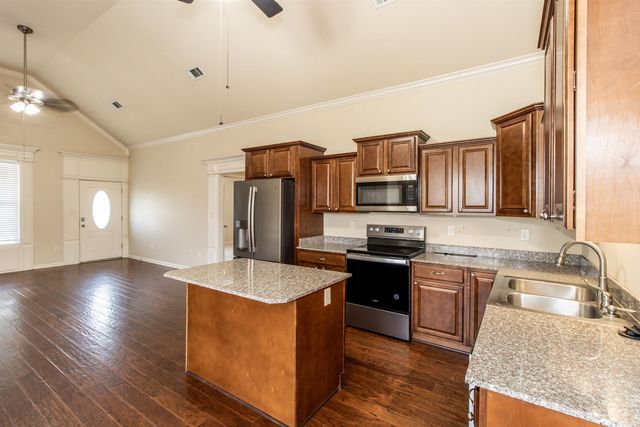 601 Adams Vineyard Drive, Benton, AR 72015