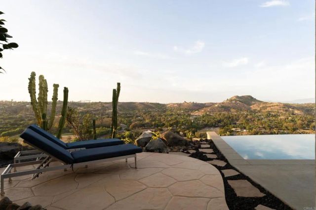 30330 Via Maria Elena, Bonsall, CA 92003