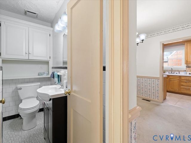 6802 Cottage St, Henrico, VA 23228