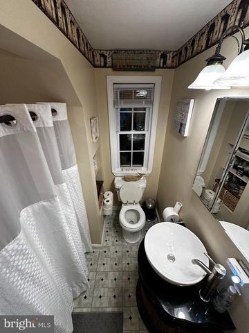 751 VILLAGE RD, York, PA 17404