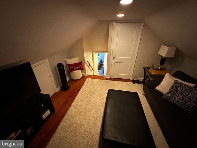 751 VILLAGE RD, York, PA 17404