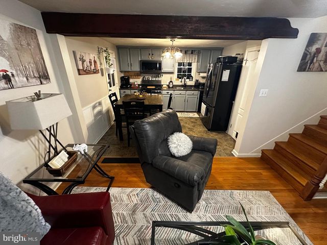 751 VILLAGE RD, York, PA 17404