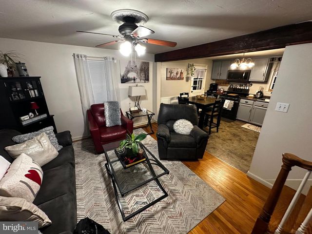 751 VILLAGE RD, York, PA 17404