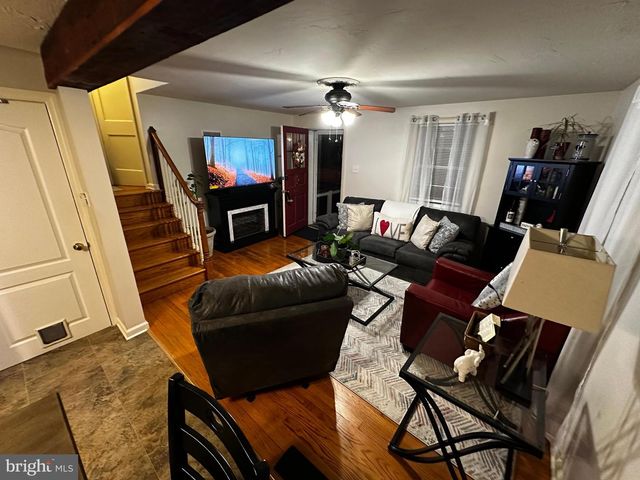 751 VILLAGE RD, York, PA 17404