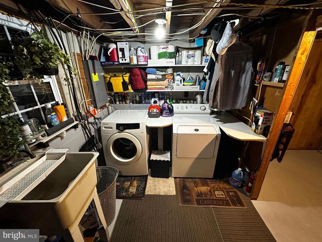 751 VILLAGE RD, York, PA 17404