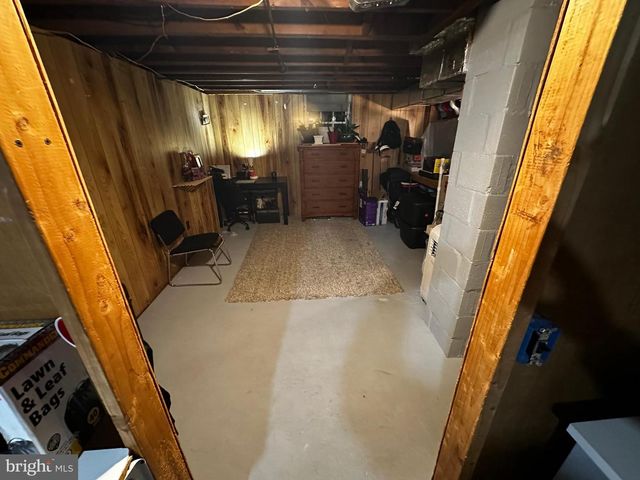 751 VILLAGE RD, York, PA 17404