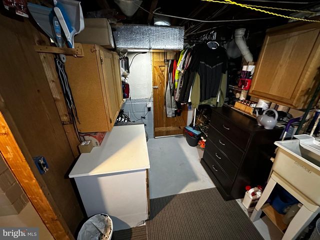 751 VILLAGE RD, York, PA 17404