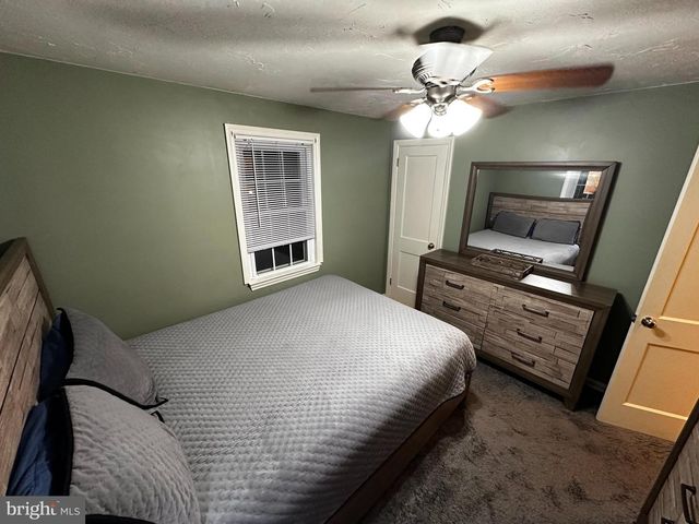 751 VILLAGE RD, York, PA 17404