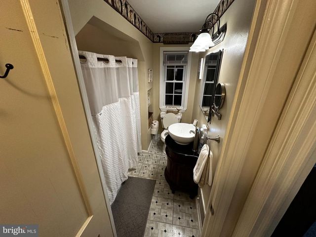 751 VILLAGE RD, York, PA 17404