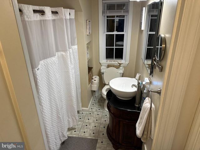 751 VILLAGE RD, York, PA 17404