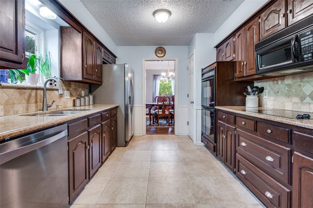 722 Corinthian Place, Duncanville, TX 75137