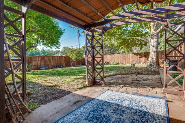 722 Corinthian Place, Duncanville, TX 75137