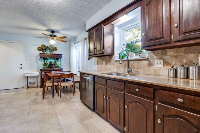 722 Corinthian Place, Duncanville, TX 75137