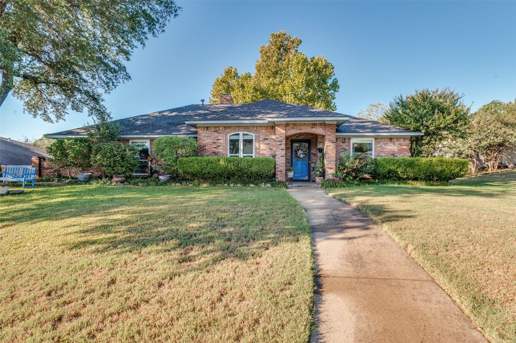 722 Corinthian Place, Duncanville, TX 75137
