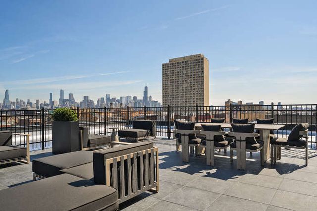1257 N ASHLAND Avenue 502, Chicago, IL 60622
