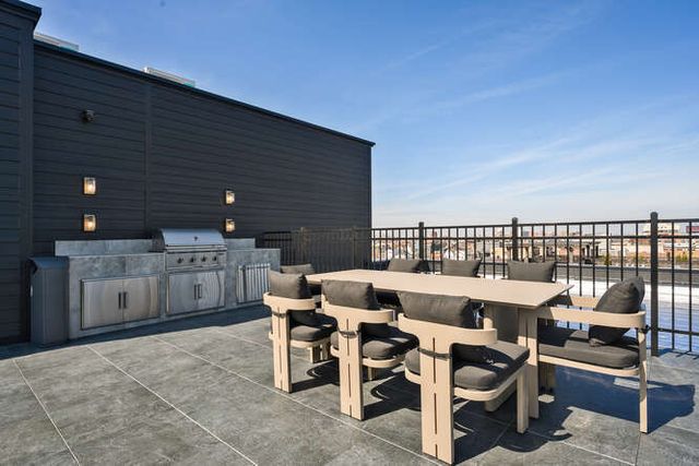 1257 N ASHLAND Avenue 502, Chicago, IL 60622