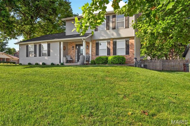 301 Rachels Trail, St Peters, MO 63376