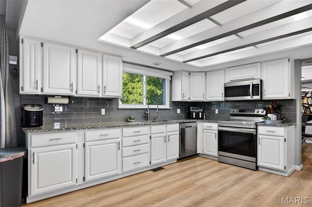301 Rachels Trail, St Peters, MO 63376