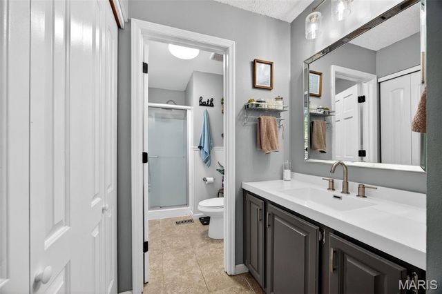 301 Rachels Trail, St Peters, MO 63376