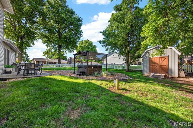 301 Rachels Trail, St Peters, MO 63376