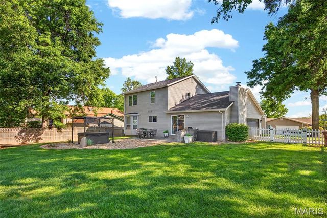 301 Rachels Trail, St Peters, MO 63376