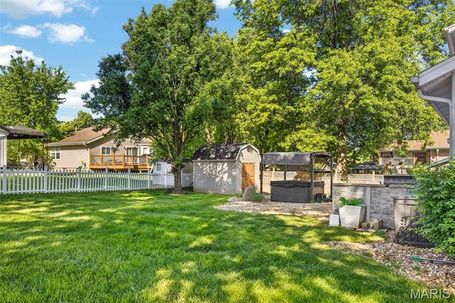 301 Rachels Trail, St Peters, MO 63376