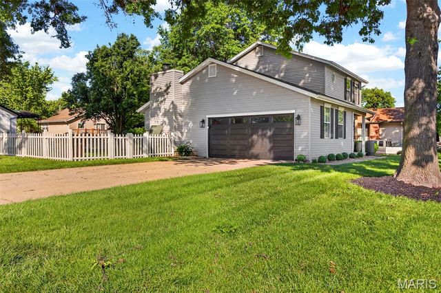 301 Rachels Trail, St Peters, MO 63376