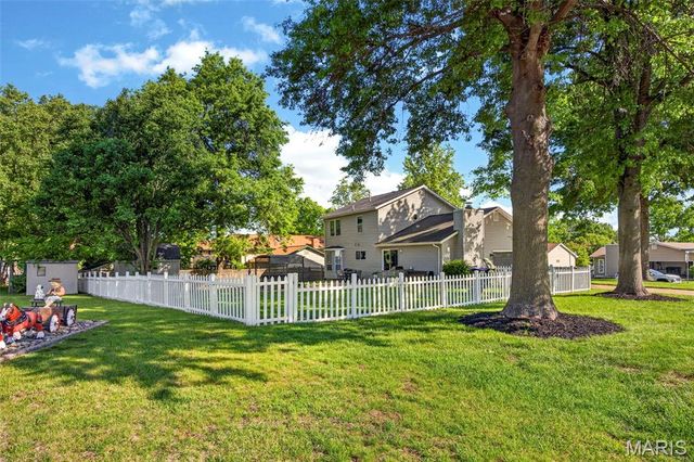 301 Rachels Trail, St Peters, MO 63376