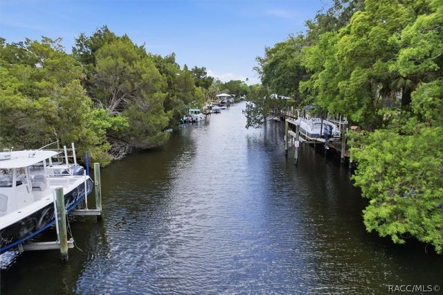 11870 W Waterway Drive, Homosassa, FL 34448