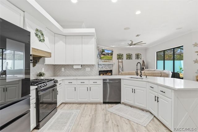 11870 W Waterway Drive, Homosassa, FL 34448