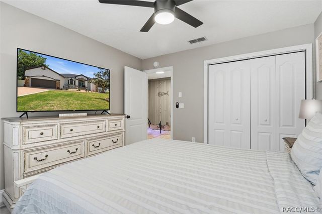 11870 W Waterway Drive, Homosassa, FL 34448