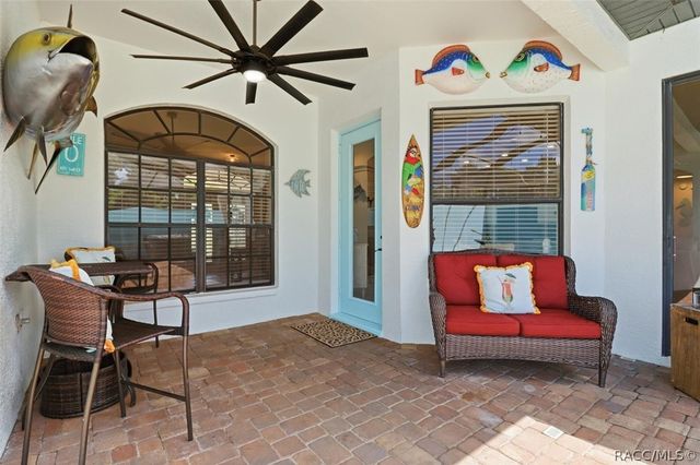 11870 W Waterway Drive, Homosassa, FL 34448