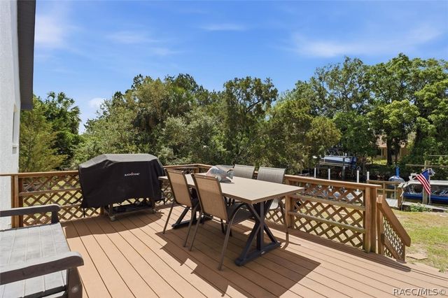 11870 W Waterway Drive, Homosassa, FL 34448