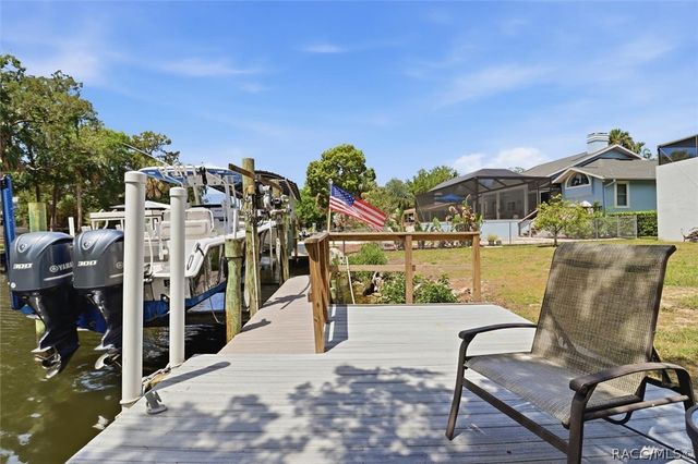 11870 W Waterway Drive, Homosassa, FL 34448