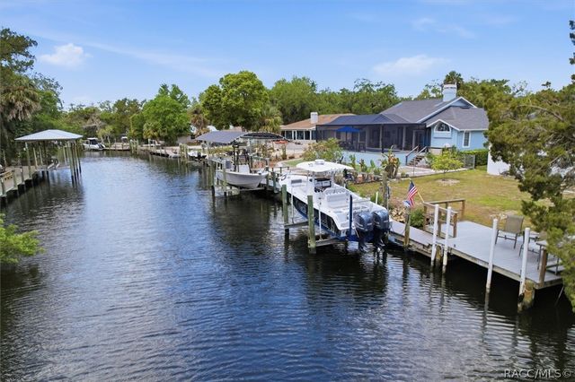 11870 W Waterway Drive, Homosassa, FL 34448