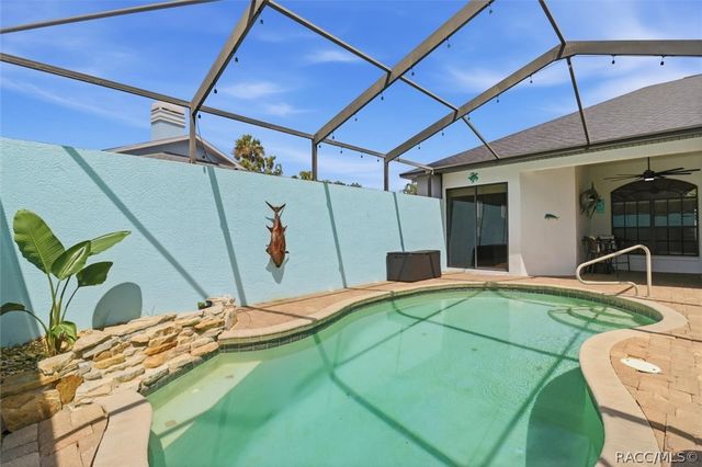 11870 W Waterway Drive, Homosassa, FL 34448