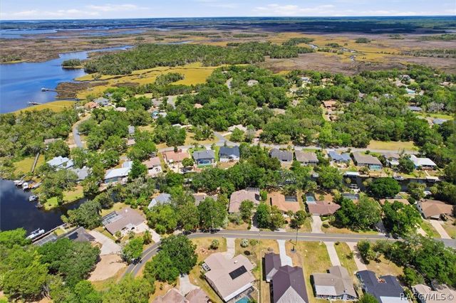 11870 W Waterway Drive, Homosassa, FL 34448