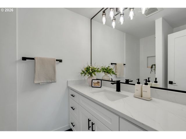 6605 N Montana Ave, Portland, OR 97217