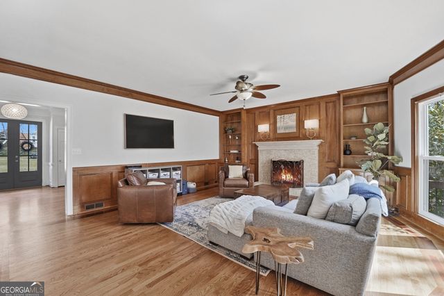 650 Wood Work Way, Roswell, GA 30076