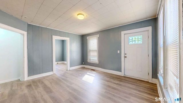 31 William Street, Danbury, CT 06810