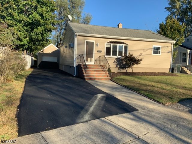 311 Pine St, Pompton Lakes Boro, NJ 07442