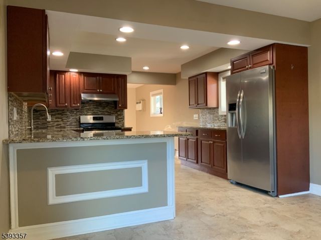 311 Pine St, Pompton Lakes Boro, NJ 07442