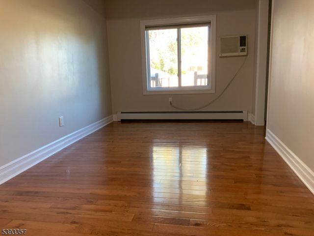 311 Pine St, Pompton Lakes Boro, NJ 07442