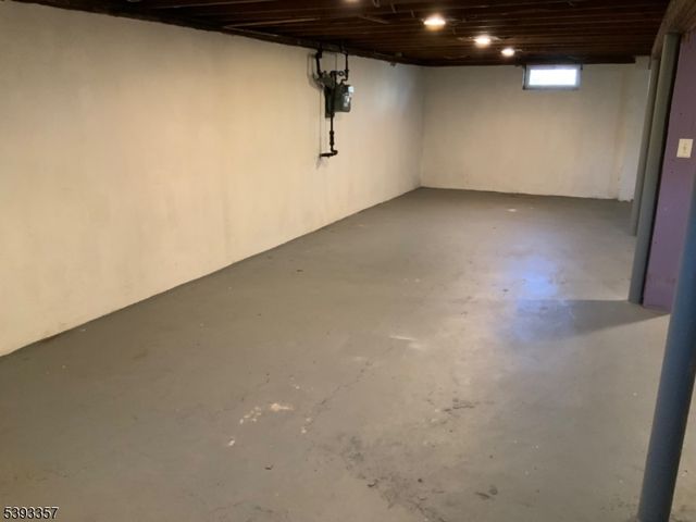 311 Pine St, Pompton Lakes Boro, NJ 07442