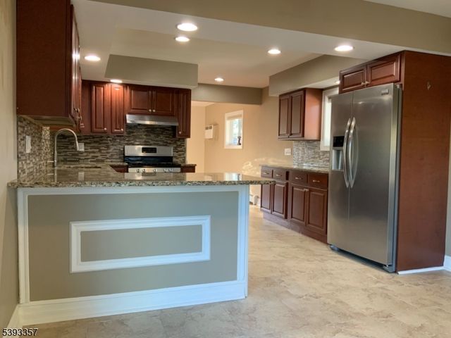 311 Pine St, Pompton Lakes Boro, NJ 07442