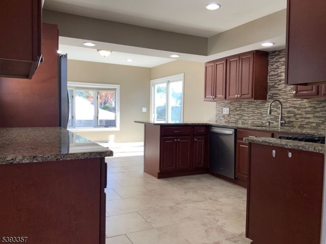 311 Pine St, Pompton Lakes Boro, NJ 07442