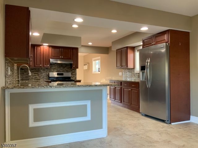 311 Pine St, Pompton Lakes Boro, NJ 07442