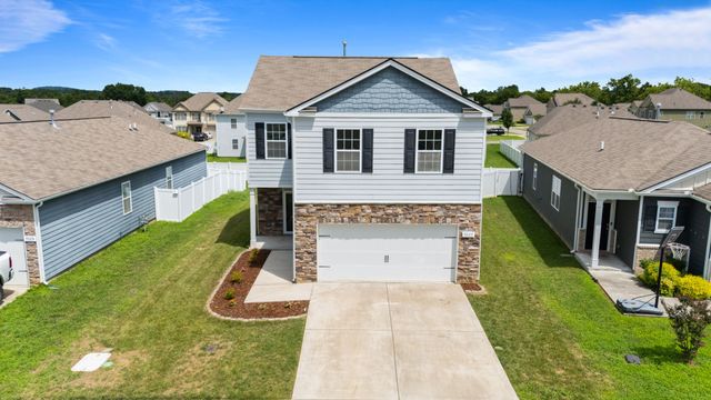 7027 Berkswell Dr, Lebanon, TN 37087