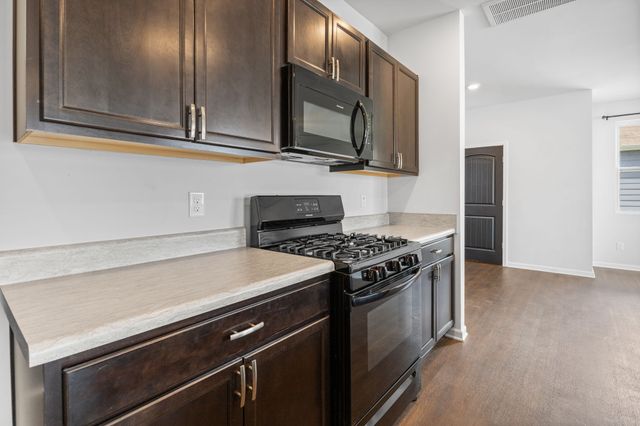7027 Berkswell Dr, Lebanon, TN 37087